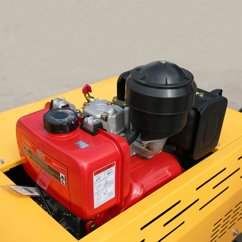 LTS06全液压手扶600公斤压路机