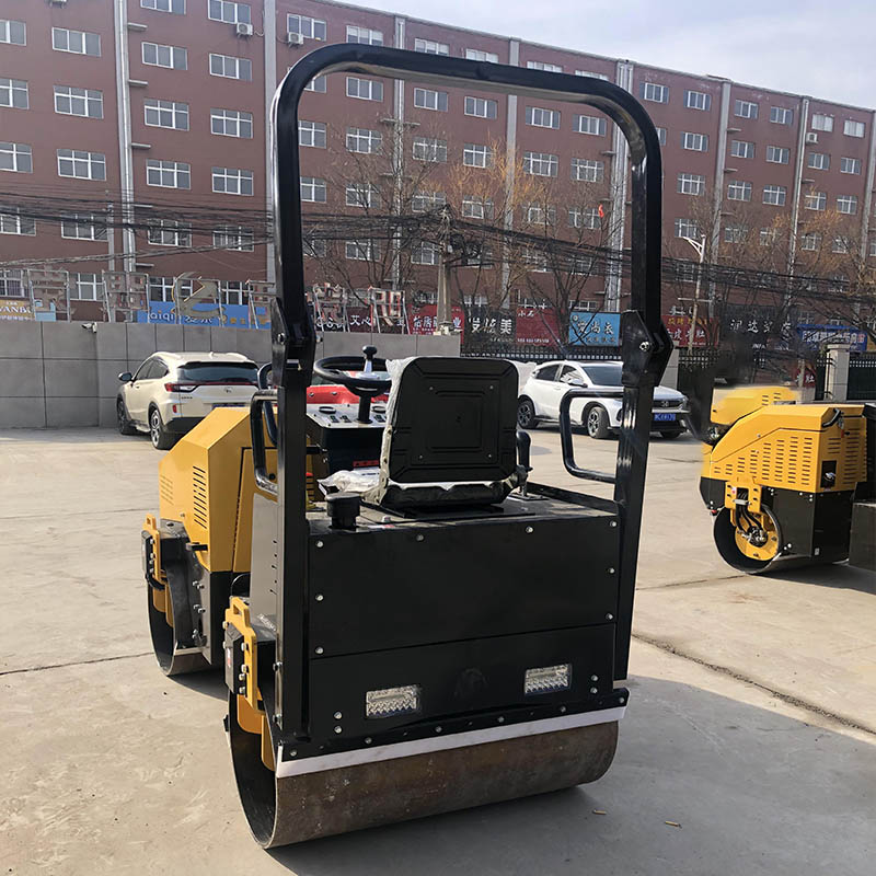 LTC301/LTC302全液压双钢轮1吨2吨小型压路机