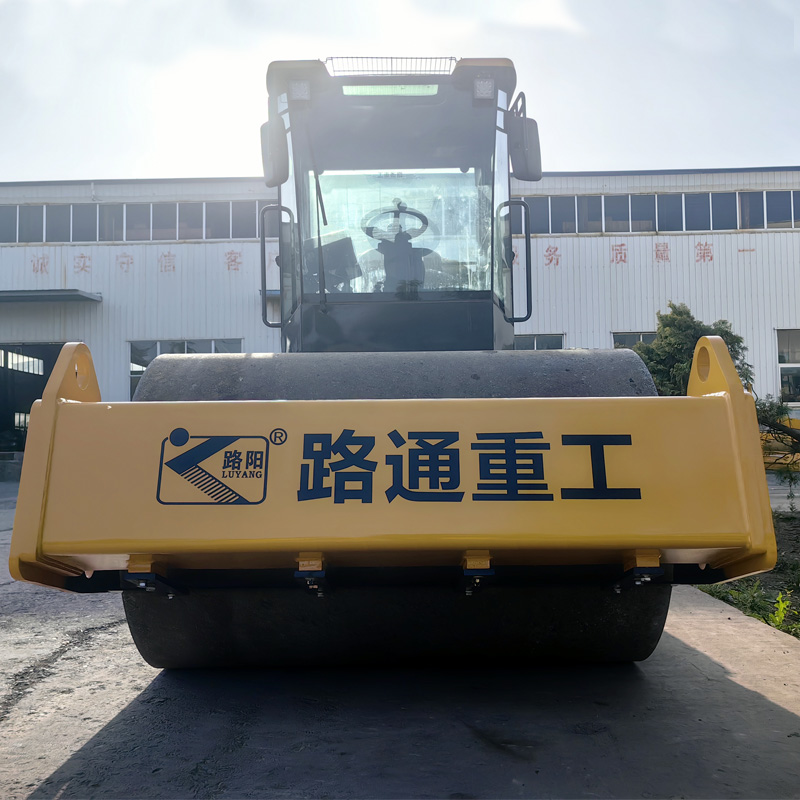LTS606H/全液压新款6吨单钢轮压路机