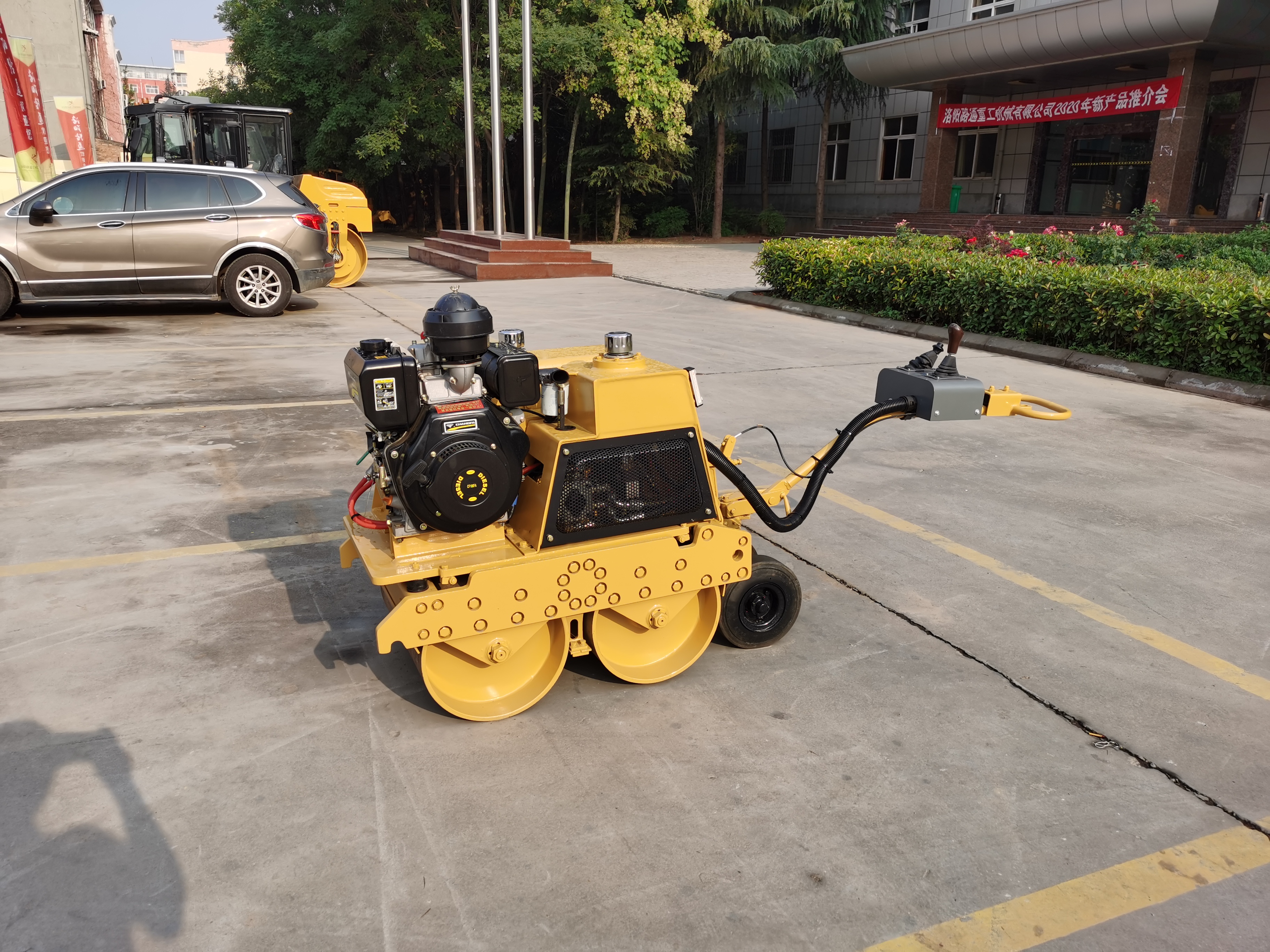 Luoyang Lutong LTC08H road roller (China): model, parameters, images, price, parts