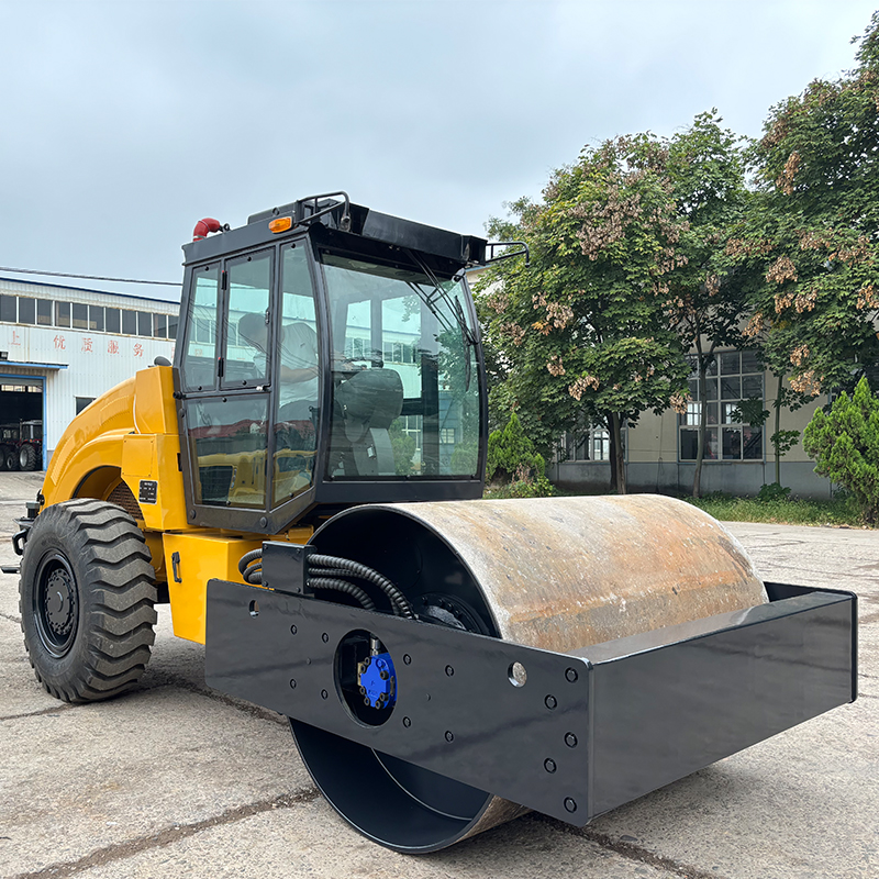 Luoyang Lutong Heavy Industry LTS212H 12-ton hydraulic single drum road roller: specifications, images, introduction, and parts details