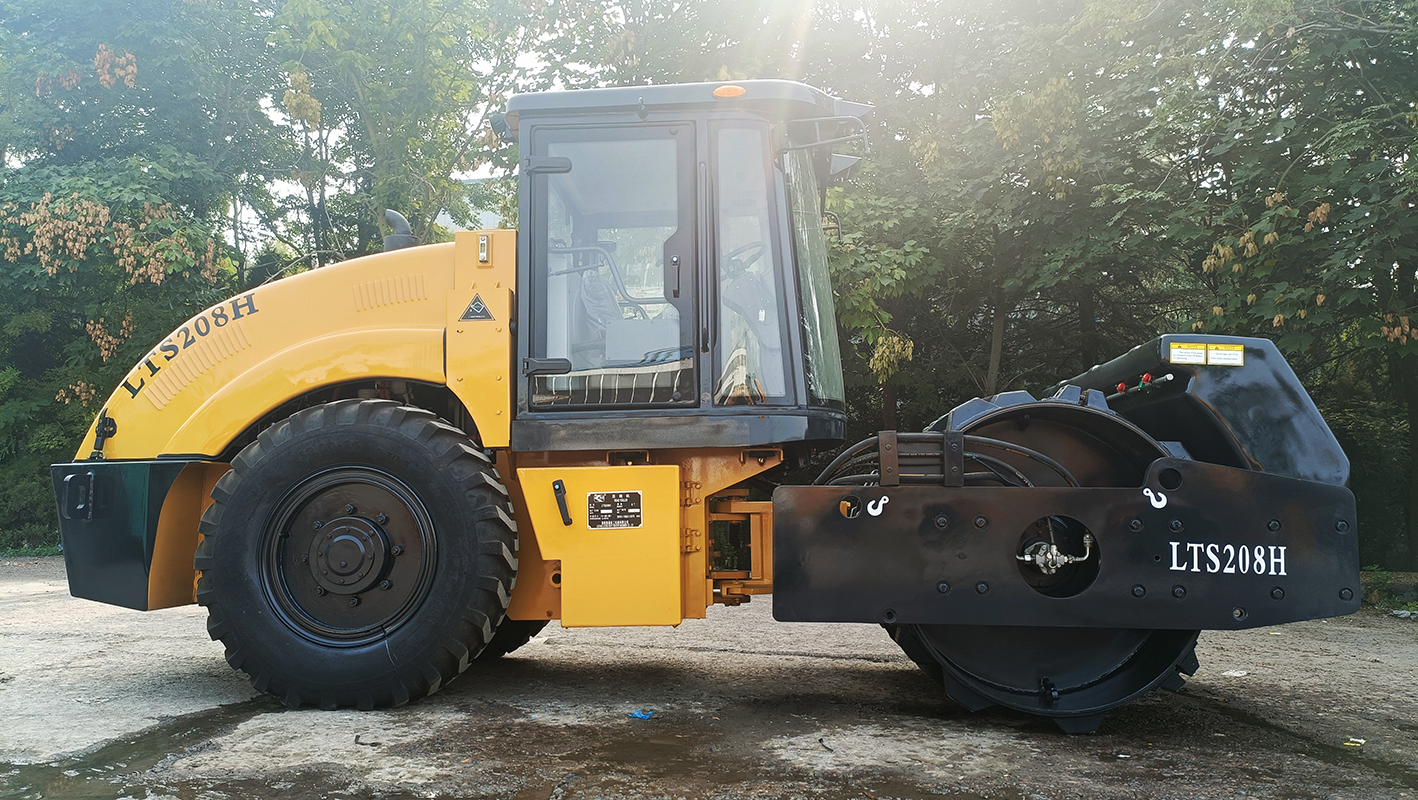 Luoyang Lutong Heavy Industry LTS208H 8ton hydraulic single drum road roller: specifications, images, introduction, and parts details